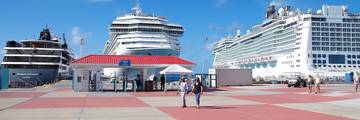 View of the Philipsburg boardwalk and cruise ships.